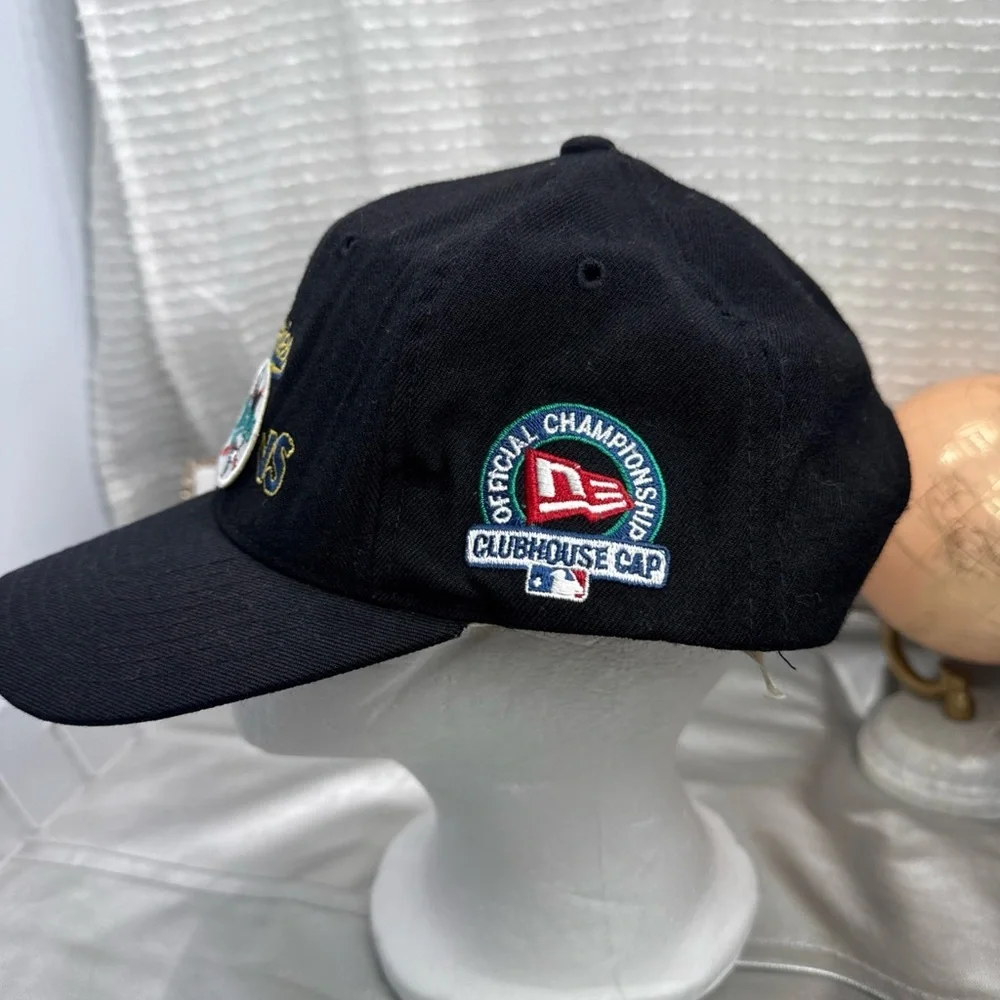 (W4) Champions Black Cap vintage 1997 World Series